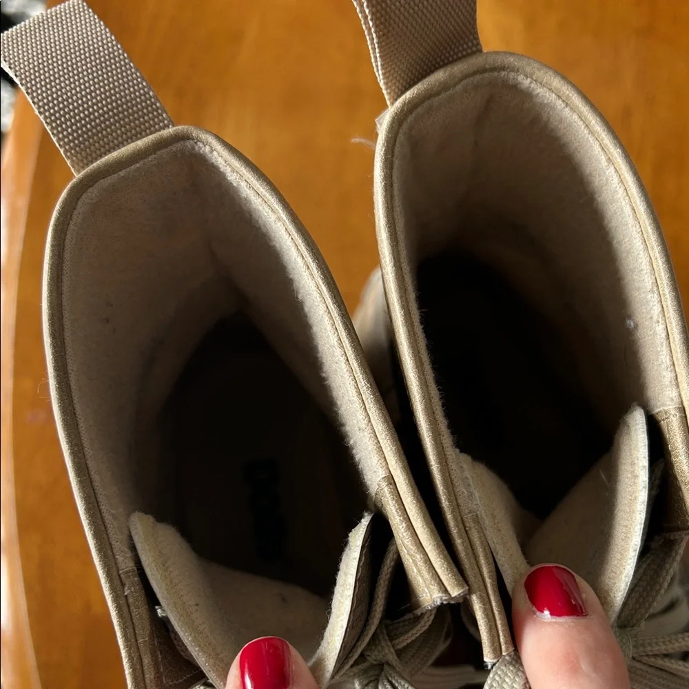 DOGO Vegan  Boots "Go Back to Being Yourself" - Picture 9 of 10